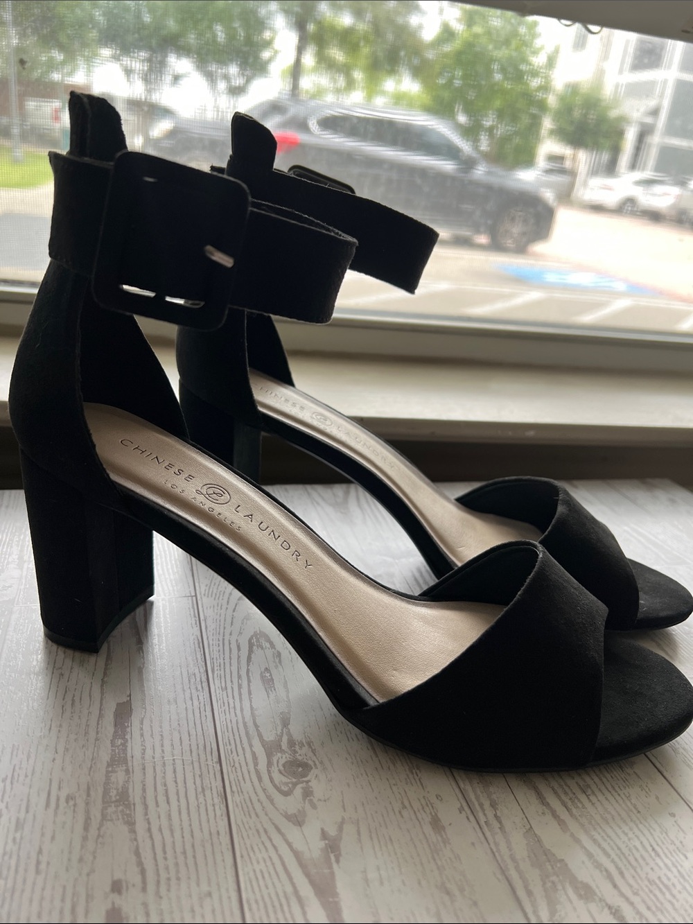 Chinese Laundry Black Suede Block Heels W Adjustable Ankle Strap 9.5 Comes w Box